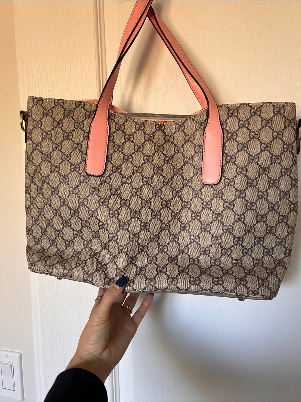 Purse - Picture 4 of 9